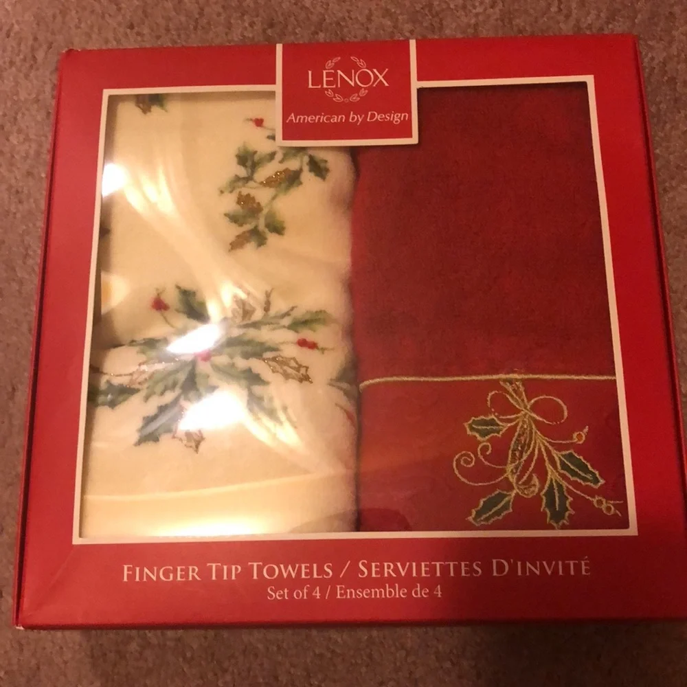 Lenox Holiday Fingertip Towels